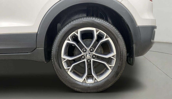 2023 Skoda KUSHAQ STYLE 1.0L TSI MT, Petrol, Manual, 37,821 km, Left Rear Wheel