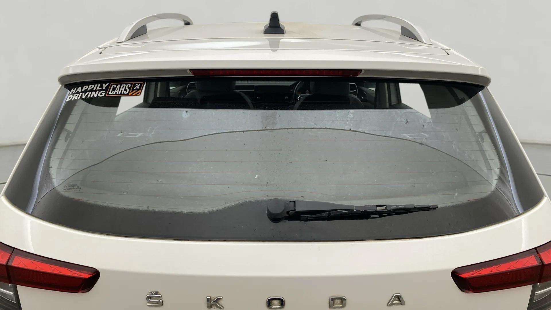 Rear-Windshield---Roof-25