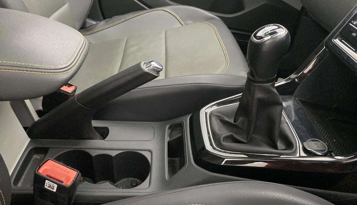 2023 Skoda KUSHAQ STYLE 1.0L TSI MT, Petrol, Manual, 37,821 km, Gear Lever