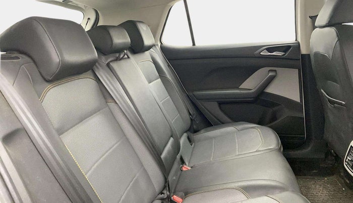 2023 Skoda KUSHAQ STYLE 1.0L TSI MT, Petrol, Manual, 37,821 km, Right Side Rear Door Cabin