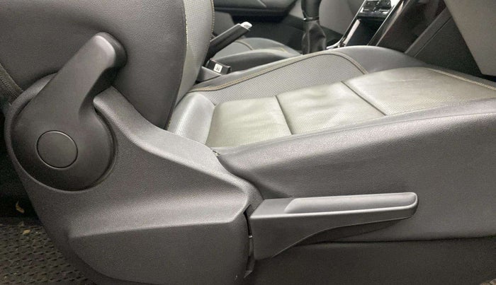2023 Skoda KUSHAQ STYLE 1.0L TSI MT, Petrol, Manual, 37,821 km, Driver Side Adjustment Panel