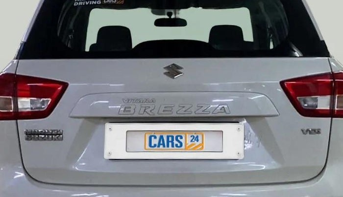 2017 Maruti Vitara Brezza VDI, Diesel, Manual, 72,327 km, Dicky (Boot door) - Minor scratches