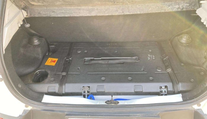2023 Tata PUNCH ADVENTURE RHYTHM CNG MT, CNG, Manual, 53,745 km, Boot Door Open