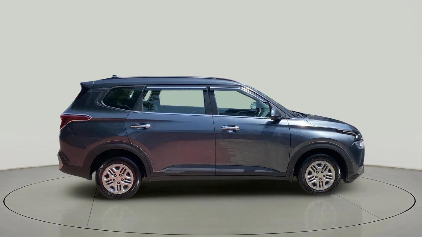 2023 KIA CARENS PRESTIGE 1.5 PETROL 7 STR, Petrol, Manual, 14,599 km, Right Side View