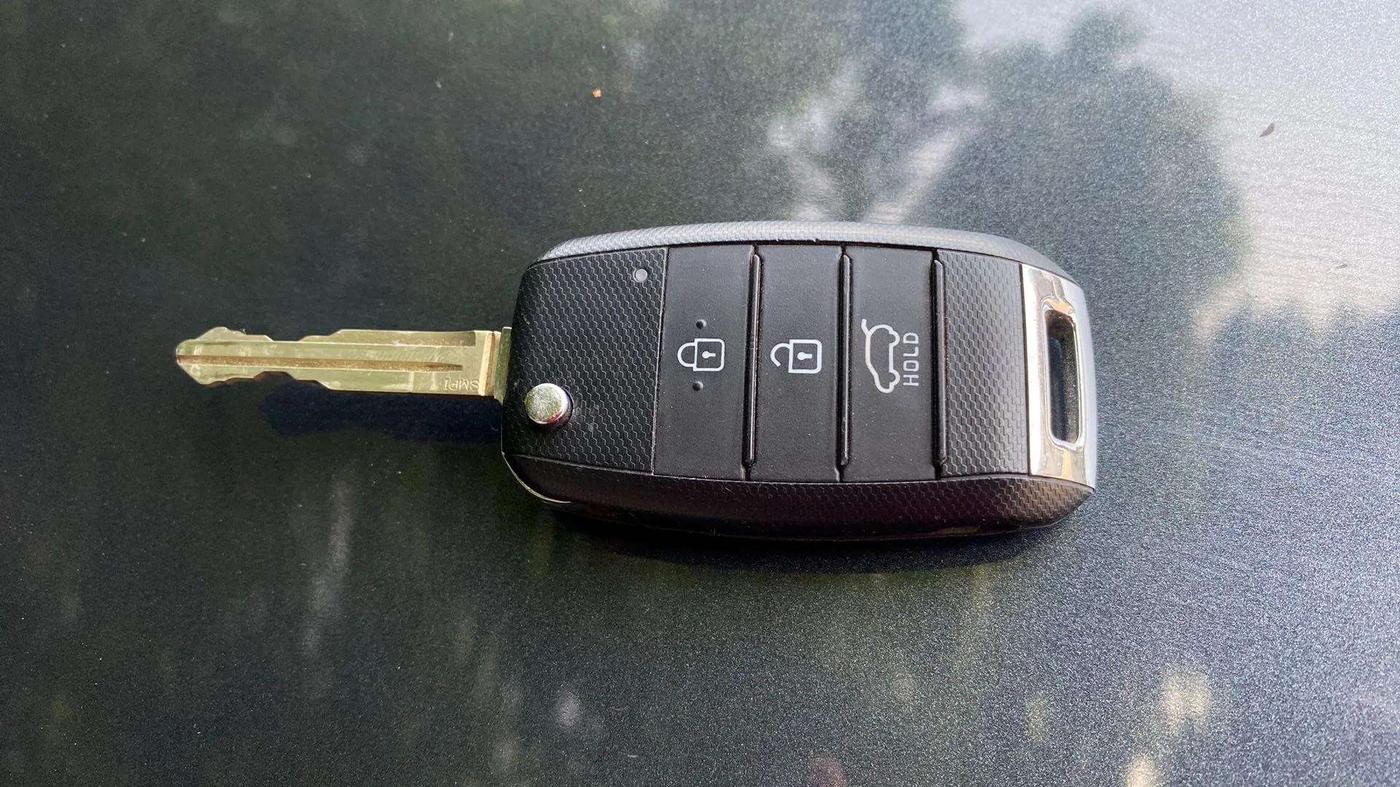 2023 KIA CARENS PRESTIGE 1.5 PETROL 7 STR, Petrol, Manual, 14,599 km, Key Close Up