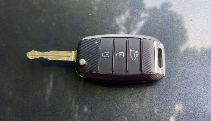 2023 KIA CARENS PRESTIGE 1.5 PETROL 7 STR, Petrol, Manual, 14,599 km, Key Close Up
