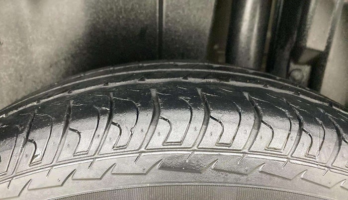 2017 Maruti Swift VXI, Petrol, Manual, 31,772 km, Left Rear Tyre Tread