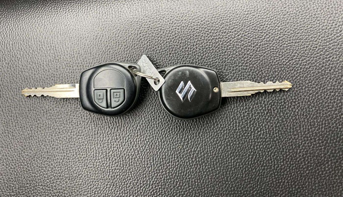 2017 Maruti Swift VXI, Petrol, Manual, 31,772 km, Key Close Up