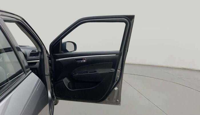 2017 Maruti Swift VXI, Petrol, Manual, 31,772 km, RHS Front Door