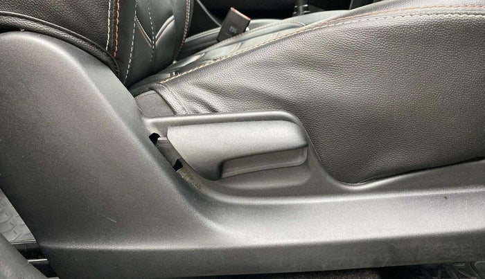 2017 Maruti Swift VXI, Petrol, Manual, 31,772 km, Driver Side Adjustment Panel