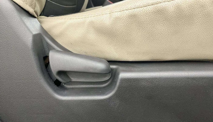 2015 Maruti Wagon R 1.0 VXI, Petrol, Manual, 64,066 km, Driver Side Adjustment Panel