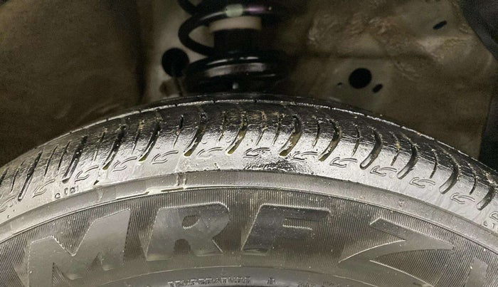 2015 Maruti Wagon R 1.0 VXI, Petrol, Manual, 64,066 km, Right Front Tyre Tread