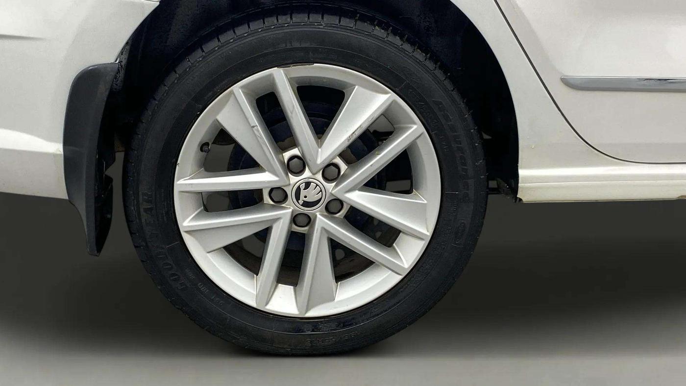 2021 Skoda Rapid STYLE TSI, Petrol, Manual, 24,206 km, Right Rear Wheel