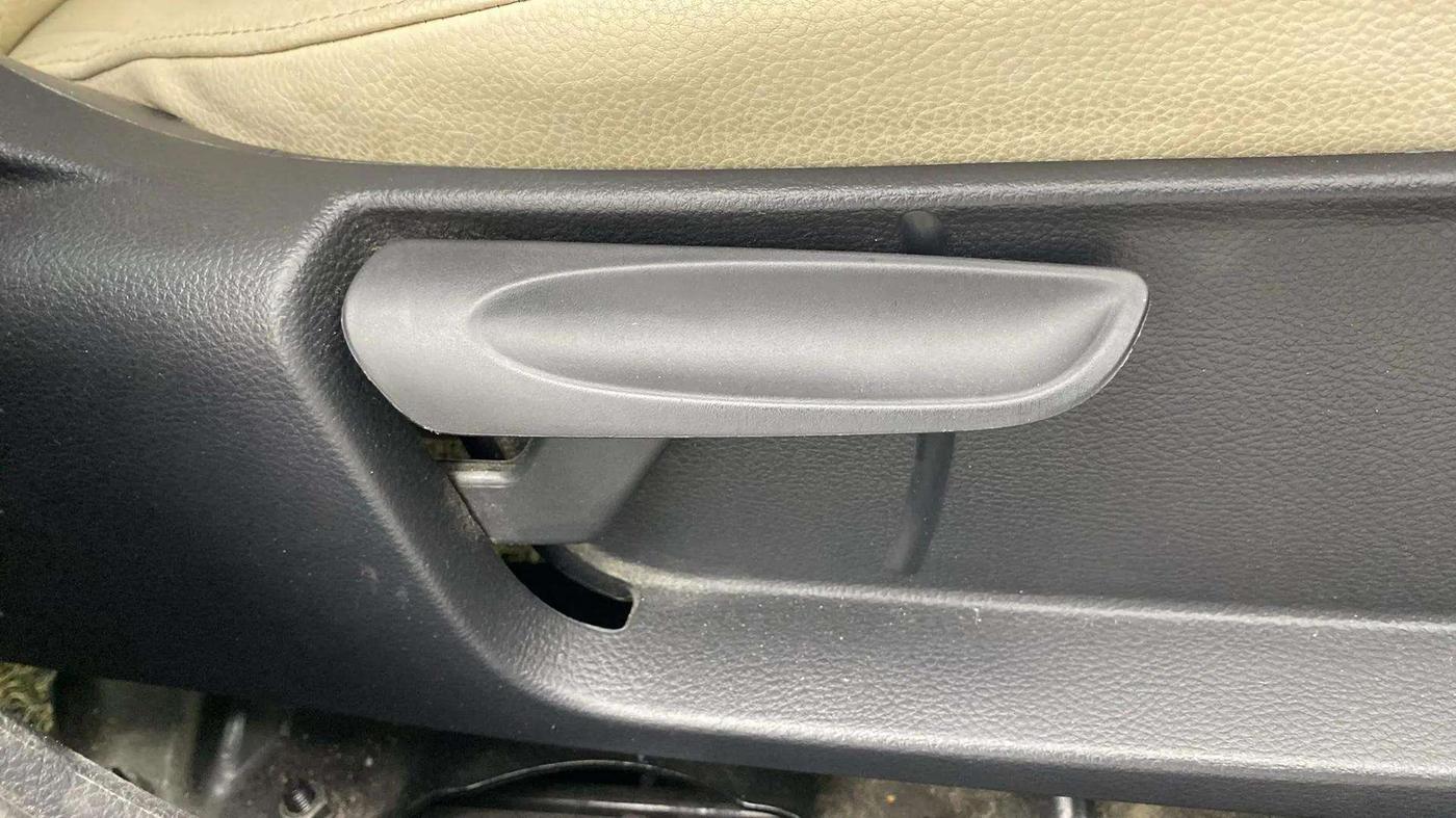 2021 Skoda Rapid STYLE TSI, Petrol, Manual, 24,206 km, Driver Side Adjustment Panel