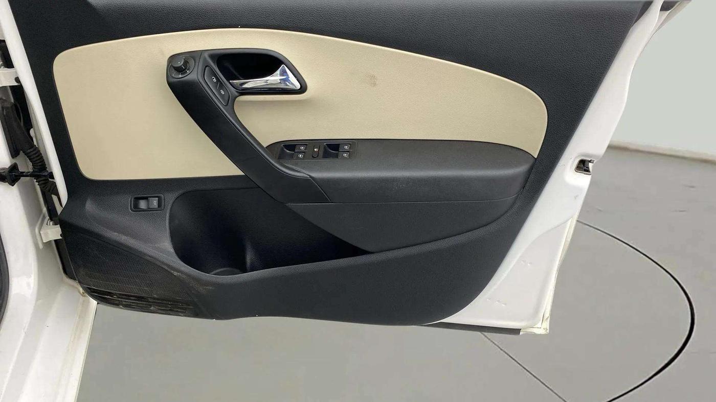 2021 Skoda Rapid STYLE TSI, Petrol, Manual, 24,206 km, Driver Side Door Panels Control