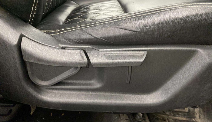 2020 KIA SONET HTX 1.0 IMT, Petrol, Manual, 80,876 km, Driver Side Adjustment Panel