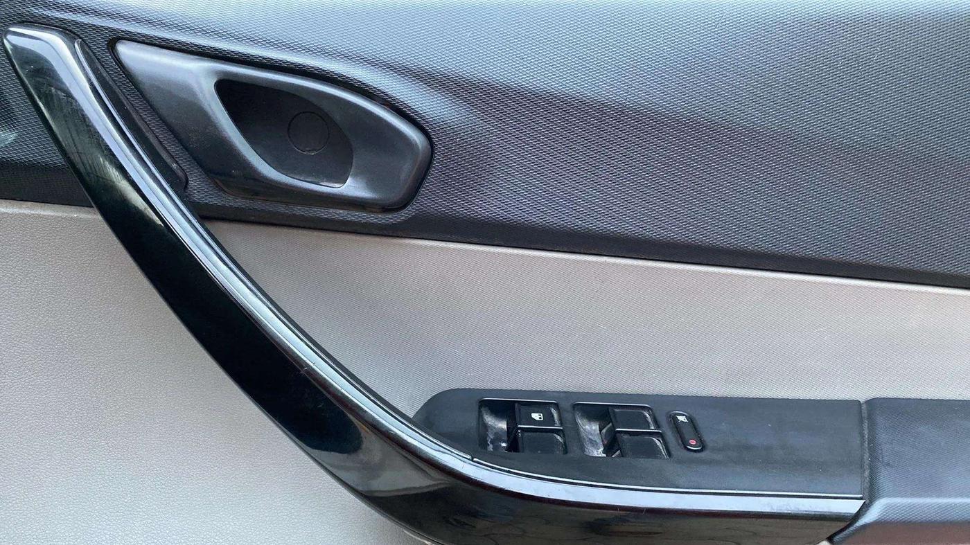 2019 Tata Tiago XT PETROL, Petrol, Manual, 60,905 km, Driver Side Door Panels Control