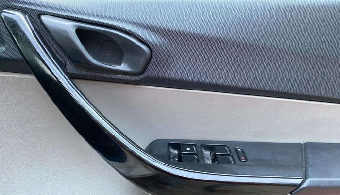 2019 Tata Tiago XT PETROL, Petrol, Manual, 60,905 km, Driver Side Door Panels Control