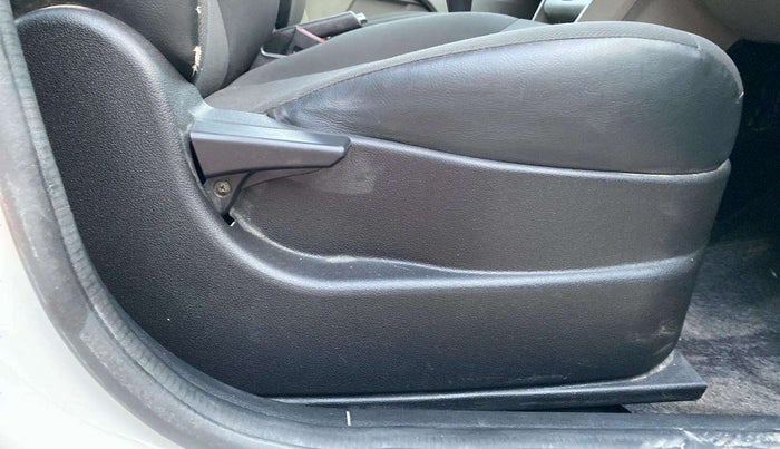 2019 Tata Tiago XT PETROL, Petrol, Manual, 60,905 km, Driver Side Adjustment Panel
