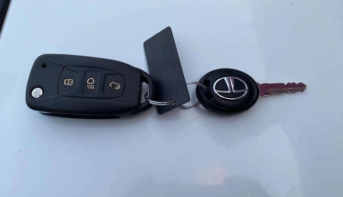 2019 Tata Tiago XT PETROL, Petrol, Manual, 60,905 km, Key Close Up