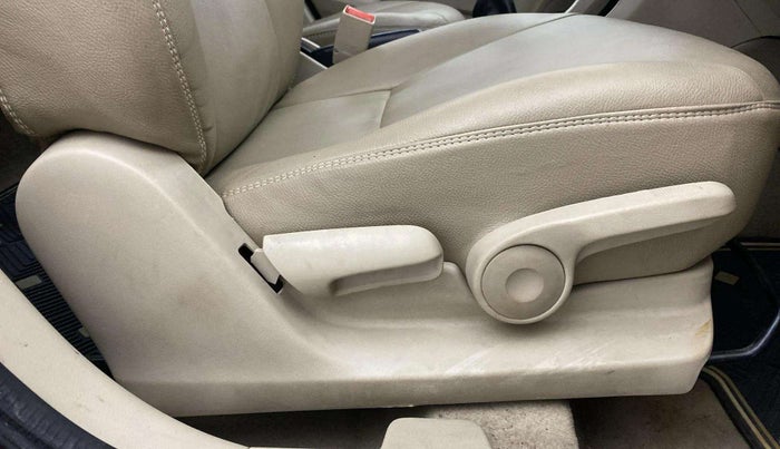 2015 Maruti Ciaz ZXI, Petrol, Manual, 91,410 km, Driver Side Adjustment Panel
