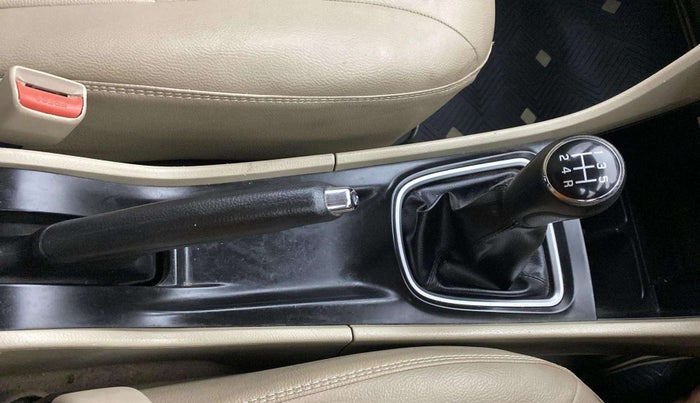 2015 Maruti Ciaz ZXI, Petrol, Manual, 91,410 km, Gear Lever