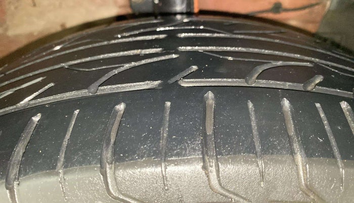 2015 Maruti Ciaz ZXI, Petrol, Manual, 91,410 km, Right Front Tyre Tread