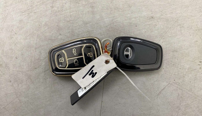 2021 Tata NEXON XZ PLUS (O) PETROL, Petrol, Manual, 32,686 km, Key Close Up