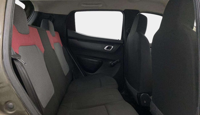 2019 Renault Kwid RXT 1.0 (O), Petrol, Manual, 24,056 km, Right Side Rear Door Cabin