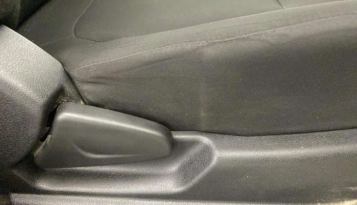2019 Renault Kwid RXT 1.0 (O), Petrol, Manual, 24,056 km, Driver Side Adjustment Panel