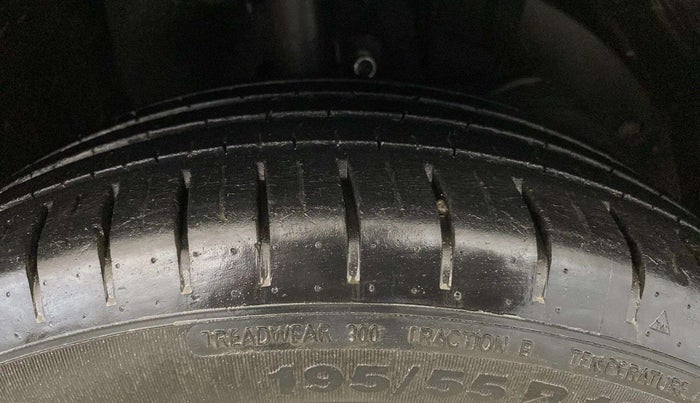 2018 Maruti Baleno ALPHA CVT PETROL 1.2, Petrol, Automatic, 28,610 km, Right Front Tyre Tread