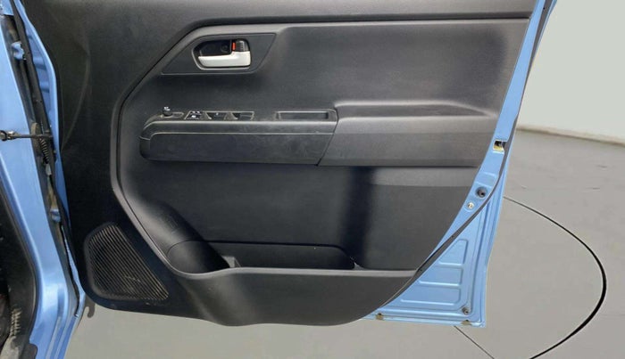 2022 Maruti New Wagon-R VXI 1.0, Petrol, Manual, 54,797 km, Driver Side Door Panels Control