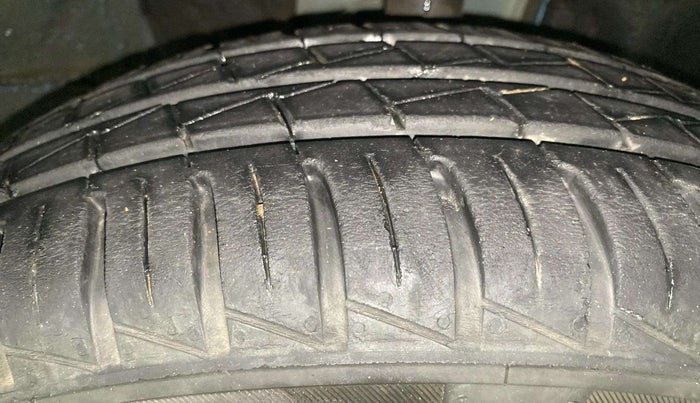 2020 Renault Kwid RXT 1.0 AMT (O), Petrol, Automatic, 46,240 km, Right Front Tyre Tread