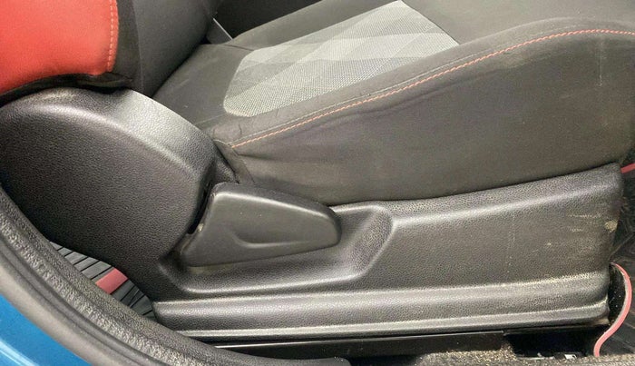 2020 Renault Kwid RXT 1.0 AMT (O), Petrol, Automatic, 46,240 km, Driver Side Adjustment Panel