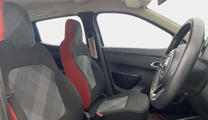 2020 Renault Kwid RXT 1.0 AMT (O), Petrol, Automatic, 46,240 km, Right Side Front Door Cabin