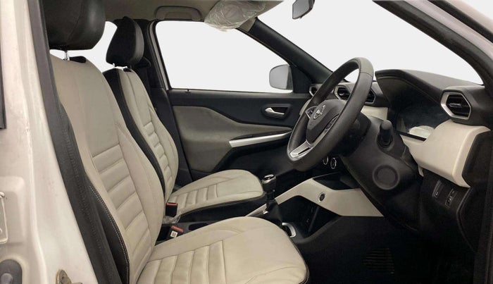 2023 Nissan MAGNITE XV MT, Petrol, Manual, 14,543 km, Right Side Front Door Cabin
