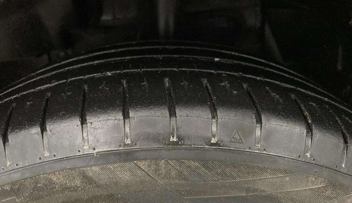 2018 Tata NEXON XM PETROL, Petrol, Manual, 85,570 km, Left Front Tyre Tread
