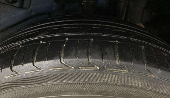 2018 Tata NEXON XM PETROL, Petrol, Manual, 85,570 km, Left Rear Tyre Tread