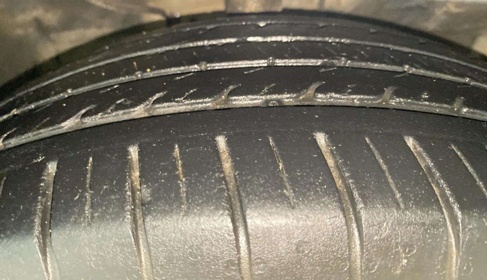2020 KIA SELTOS HTX IVT 1.5 PETROL, Petrol, Automatic, 27,415 km, Right Front Tyre Tread