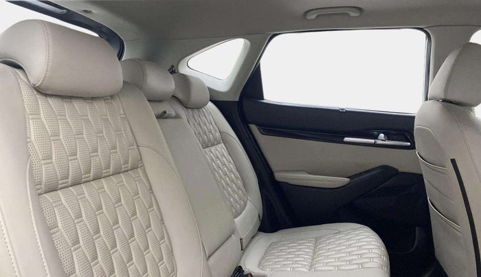 2020 KIA SELTOS HTX IVT 1.5 PETROL, Petrol, Automatic, 27,415 km, Right Side Rear Door Cabin