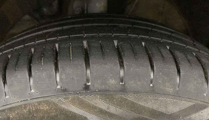 2021 Maruti Baleno ZETA PETROL 1.2, Petrol, Manual, 29,160 km, Left Front Tyre Tread
