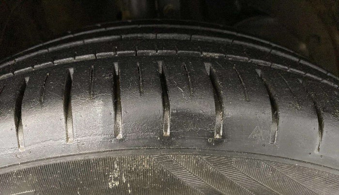 2021 Maruti Baleno ZETA PETROL 1.2, Petrol, Manual, 29,160 km, Right Front Tyre Tread