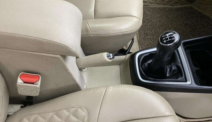 2018 Maruti Dzire ZXI, CNG, Manual, 63,674 km, Gear Lever