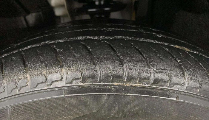 2023 Nissan MAGNITE XE, Petrol, Manual, 25,385 km, Left Front Tyre Tread