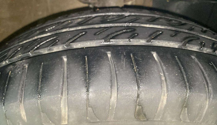 2016 Mahindra Kuv100 K4 PLUS D 6 STR, Diesel, Manual, 80,435 km, Right Front Tyre Tread