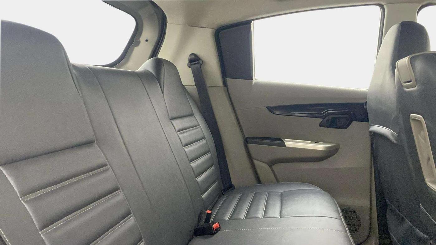 2016 Mahindra Kuv100 K4 PLUS D 6 STR, Diesel, Manual, 80,435 km, Right Side Rear Door Cabin