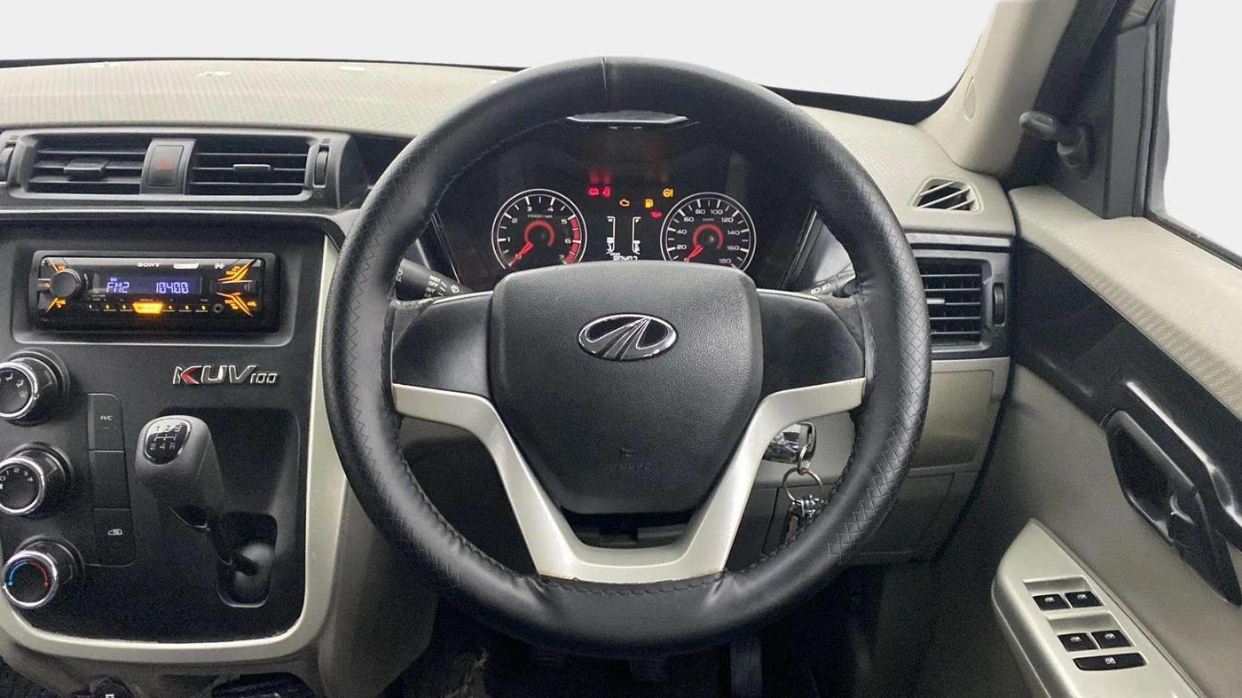 2016 Mahindra Kuv100 K4 PLUS D 6 STR, Diesel, Manual, 80,435 km, Steering Wheel Close Up