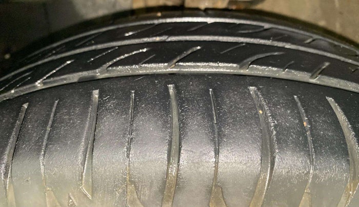 2016 Mahindra Kuv100 K4 PLUS D 6 STR, Diesel, Manual, 80,435 km, Left Front Tyre Tread