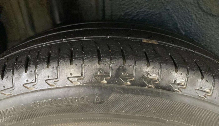 2017 Maruti IGNIS DELTA 1.2, Petrol, Manual, 38,251 km, Right Rear Tyre Tread