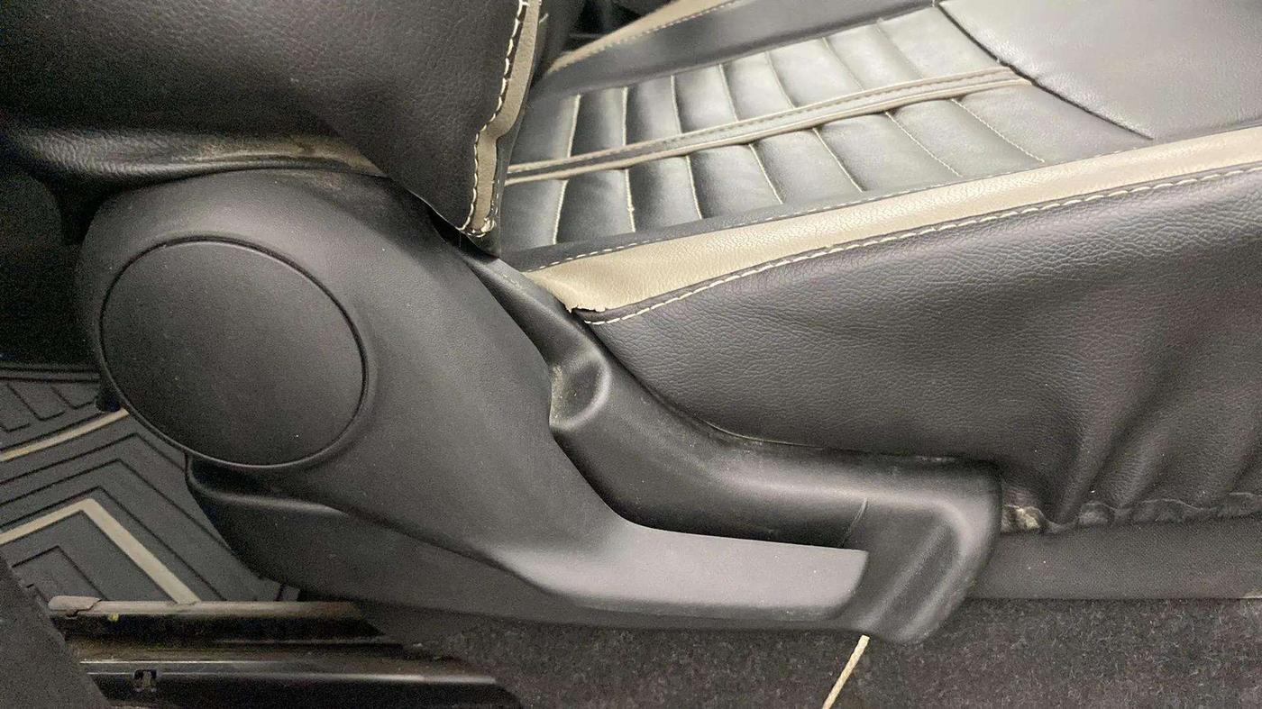 2017 Maruti IGNIS DELTA 1.2, Petrol, Manual, 38,251 km, Driver Side Adjustment Panel